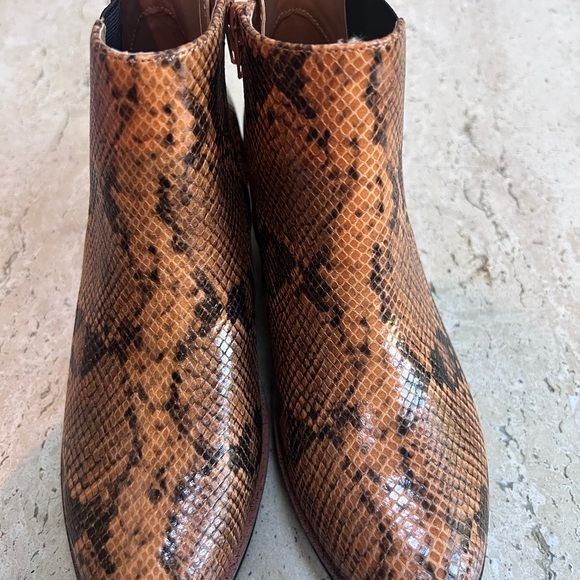 Aerosoles Wedge “Brandi” Ankle Boots Size 8.5 Vegan Leather NEW - Picture 5 of 8